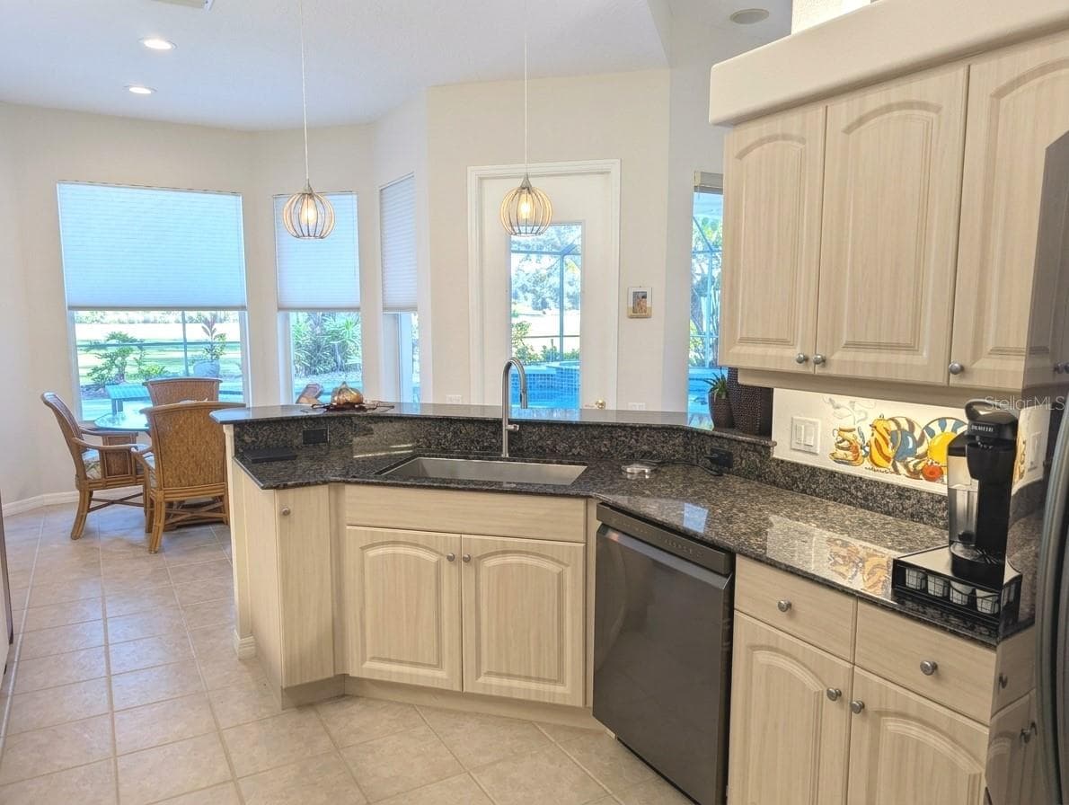 Kitchen - 2125 MUSKOGEE TRL, NOKOMIS