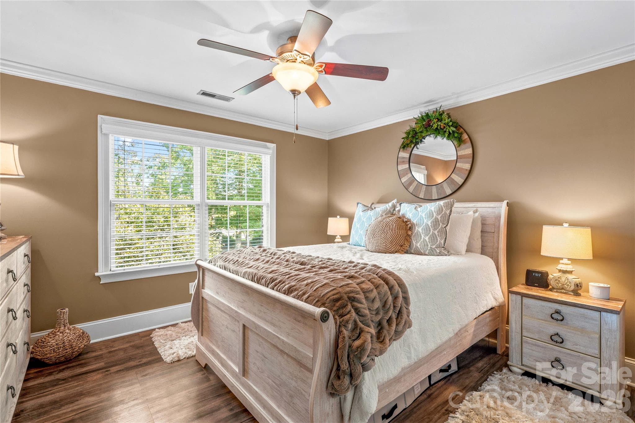 Upstairs bedroom - 220 Cedar Lake Drive, Statesville