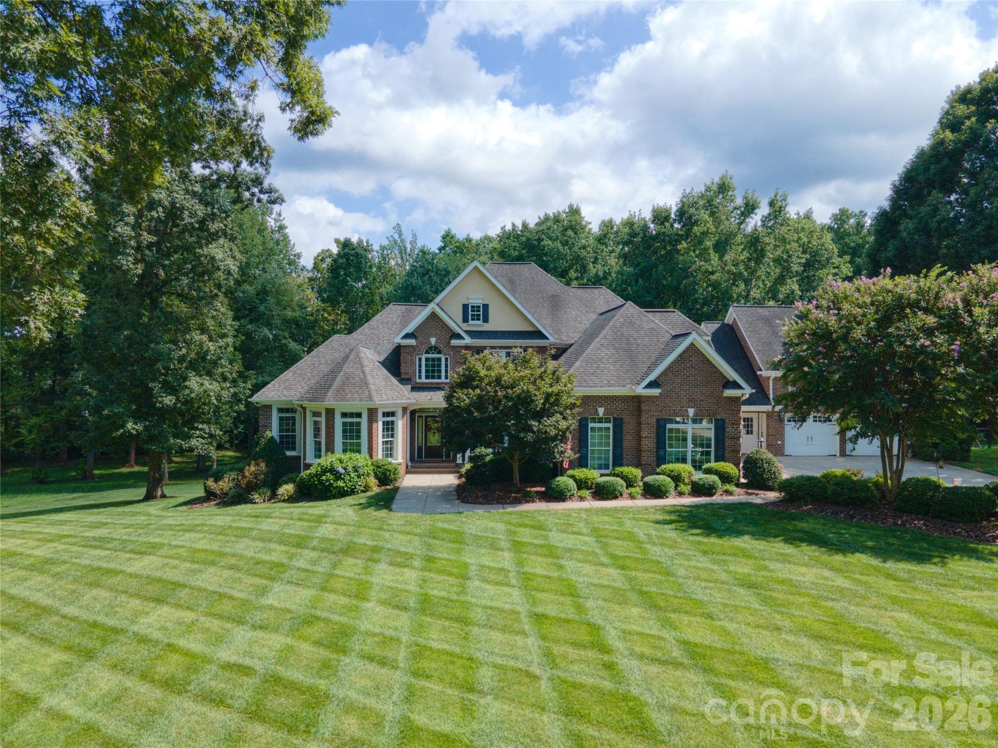 Custom-built home in Dobbs Valley, Phase II - 220 Cedar Lake Drive, Statesville