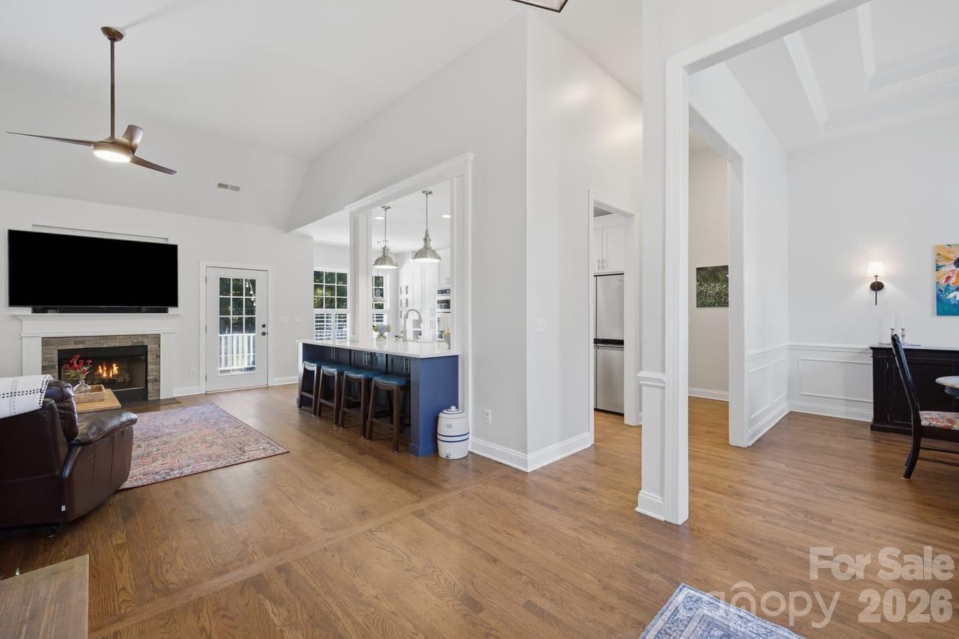 Single Family Residence at 4144 Isle Of Pines Drive, Denver, photo 4 of 40