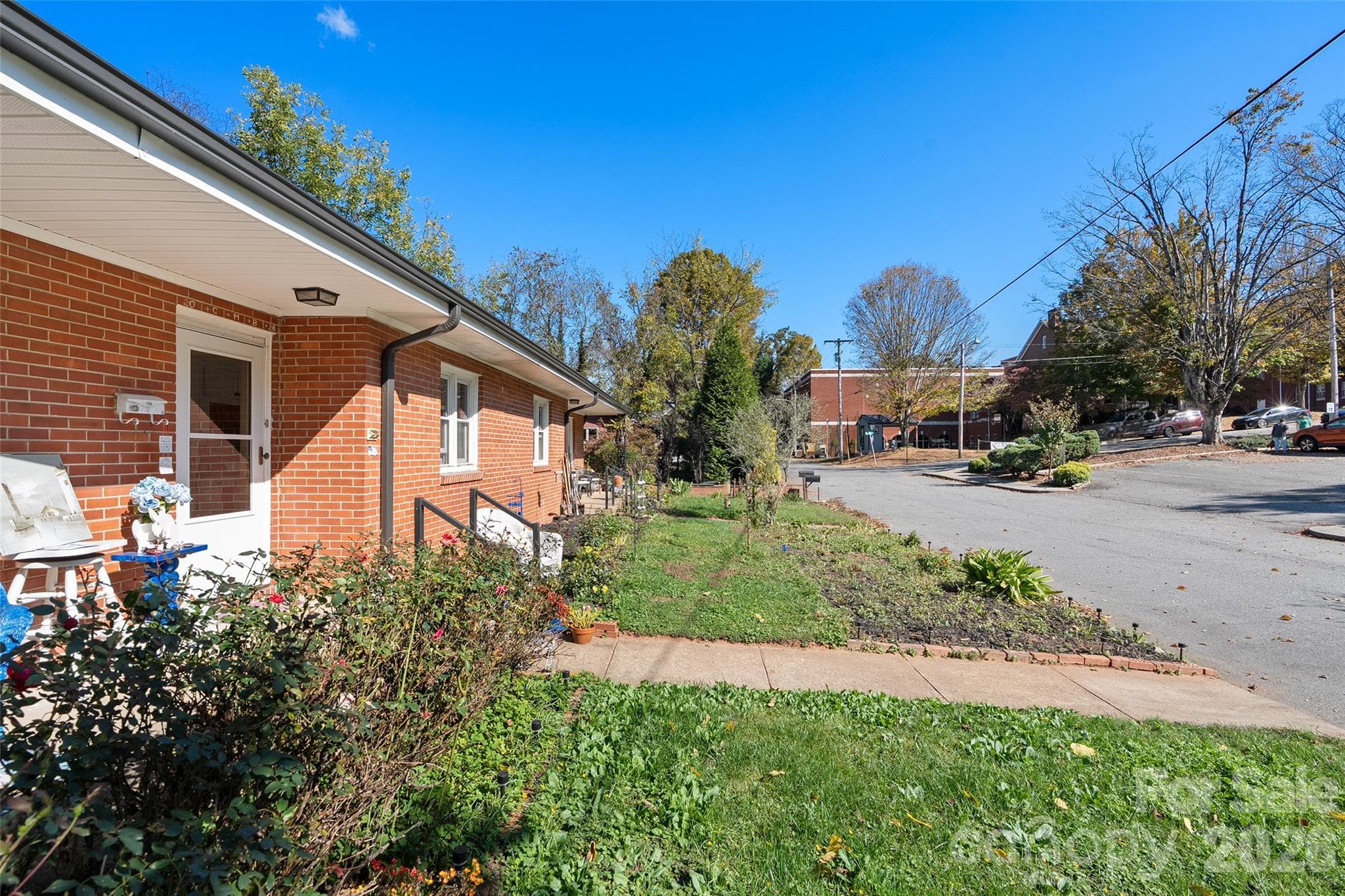 N/A at 152 Tate Street, Waynesville, photo 2 of 38