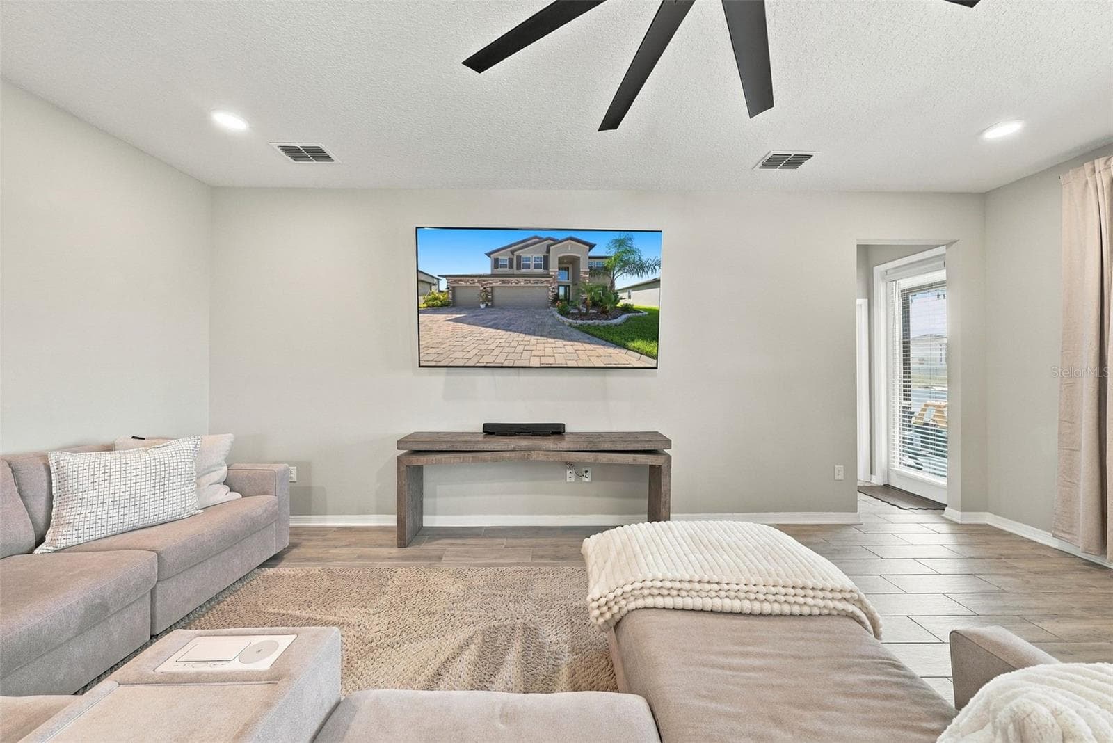 Single Family Residence at 4904 EAGLE ROCK DR, WIMAUMA, photo 10 of 70