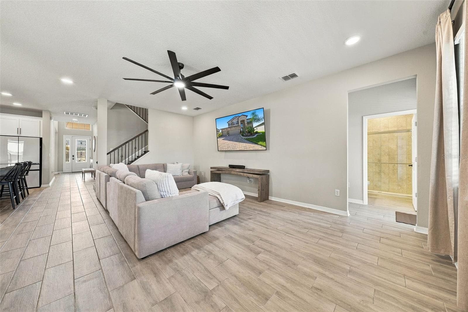 Single Family Residence at 4904 EAGLE ROCK DR, WIMAUMA, photo 13 of 70