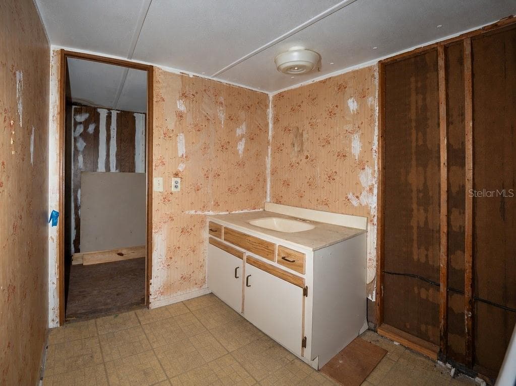 Manufactured Home at 9950 SE 309TH AVE, ALTOONA, photo 7 of 11