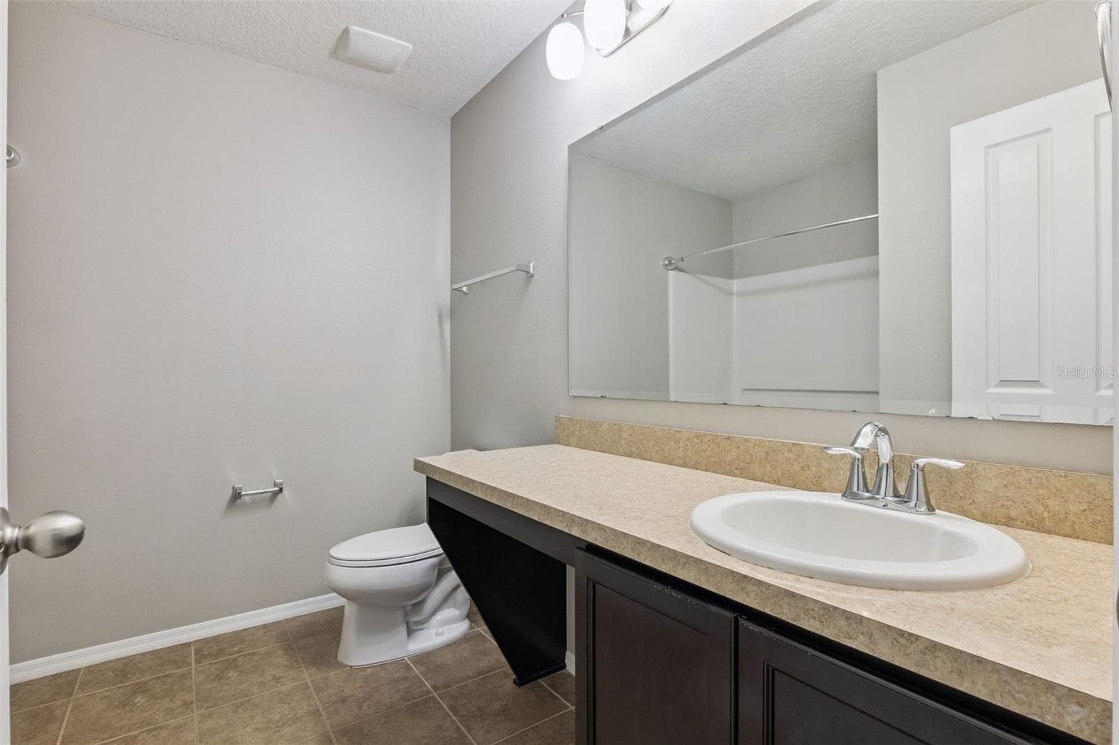 2nd floor hallway bathroom - 13612 LARANJA ST, CLERMONT
