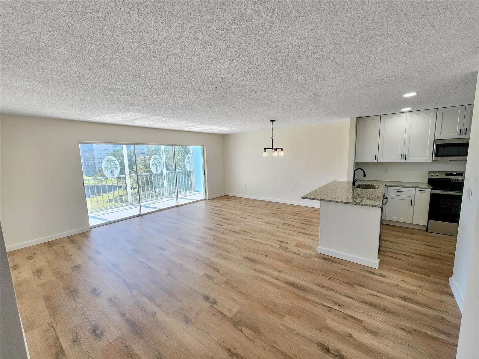 Living room - 3620 IRONWOOD CIR #404O, BRADENTON