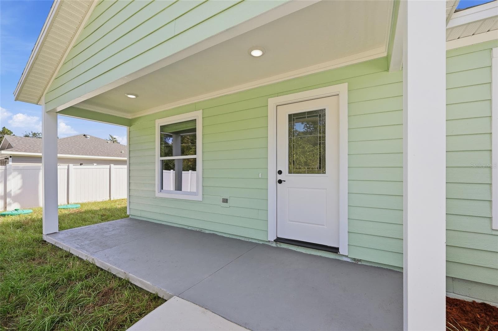 Front Porch - 11134 WOODSIDE DR, LEESBURG