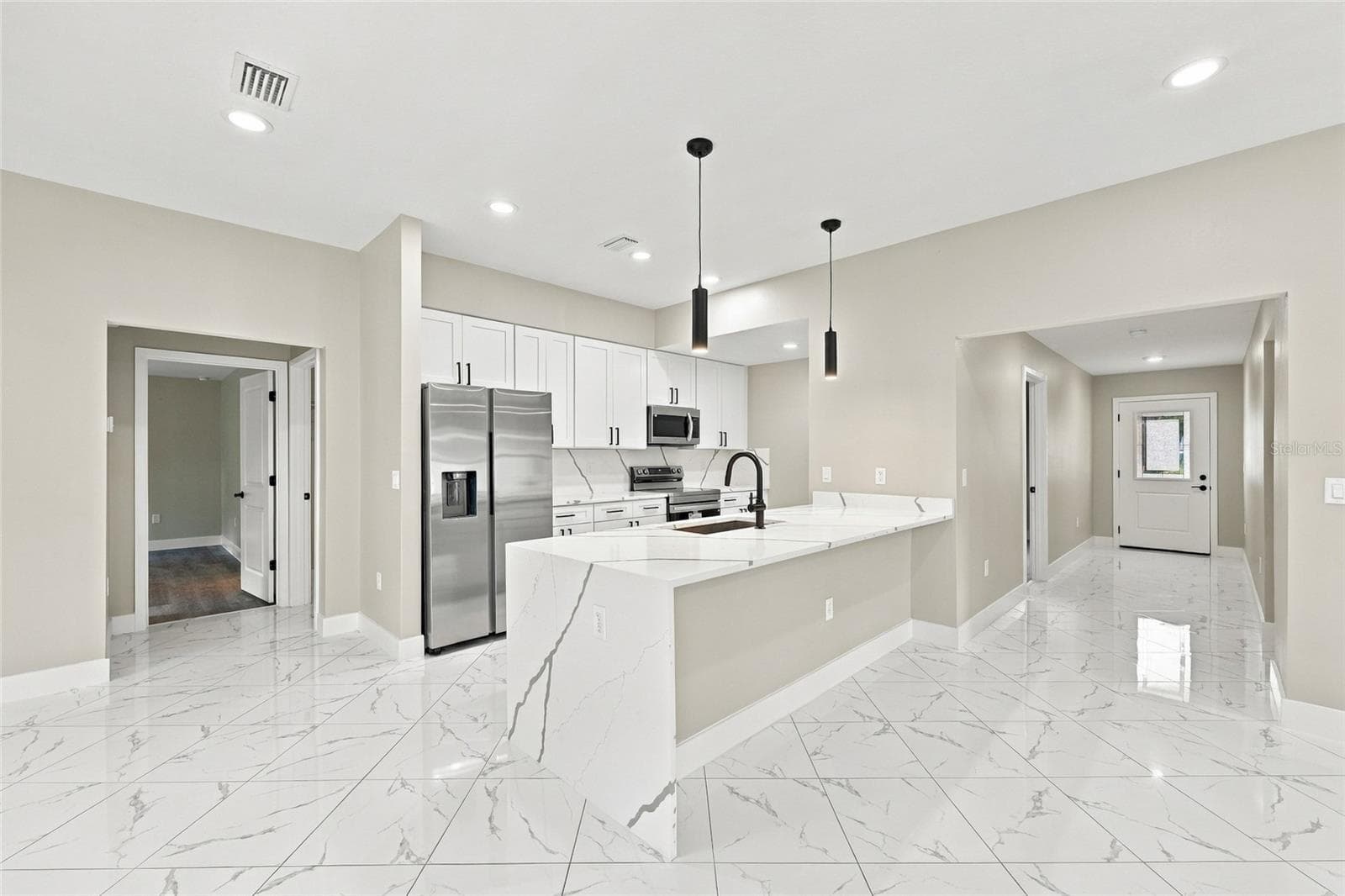 Single Family Residence at 11134 WOODSIDE DR, LEESBURG, photo 10 of 32