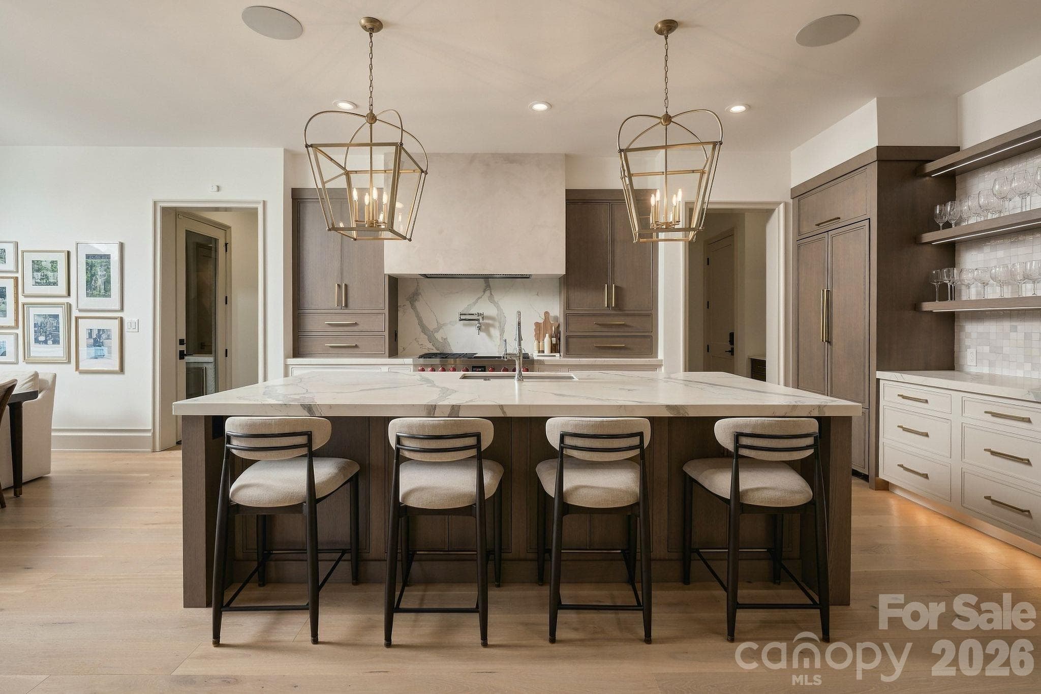 Single Family Residence at 900 Jefferson Drive, Charlotte, photo 5 of 48
