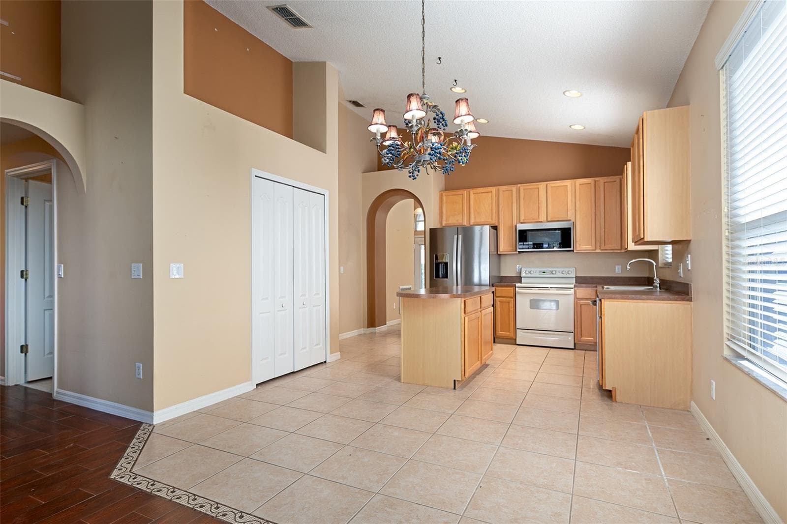 Kitchen & Dinette - 2410 SIWARD AVE, ORLANDO