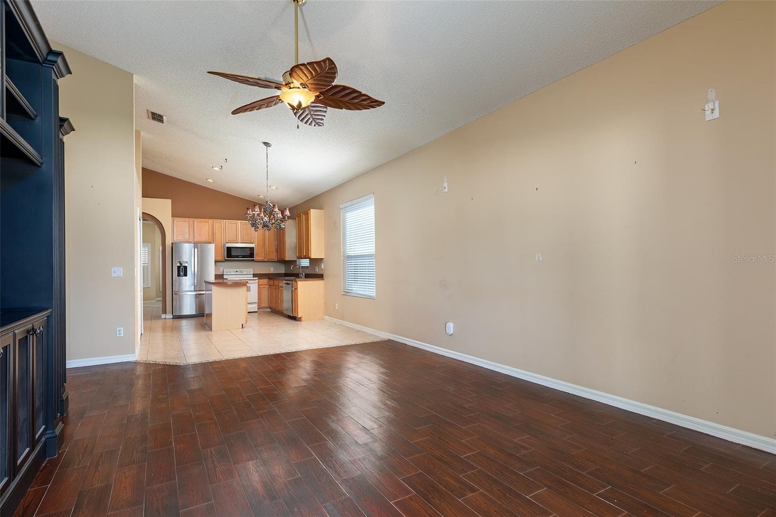 Family Room to Kitchen - 2410 SIWARD AVE, ORLANDO