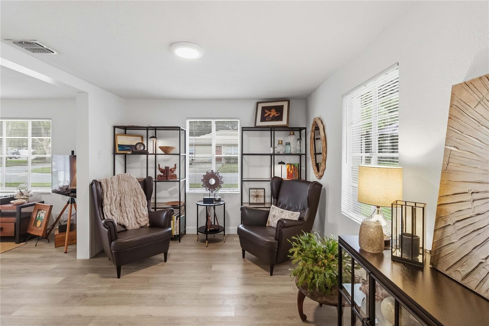 Cozy seating area can be used as your dining room - 438 VIRGINIA AVE, ST CLOUD