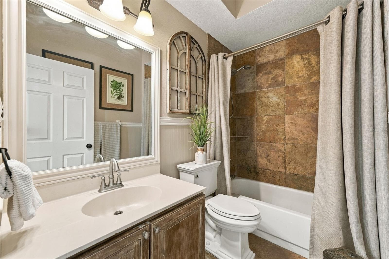 Single Family Residence at 8426 DIAMOND COVE CIR, ORLANDO, photo 44 of 71