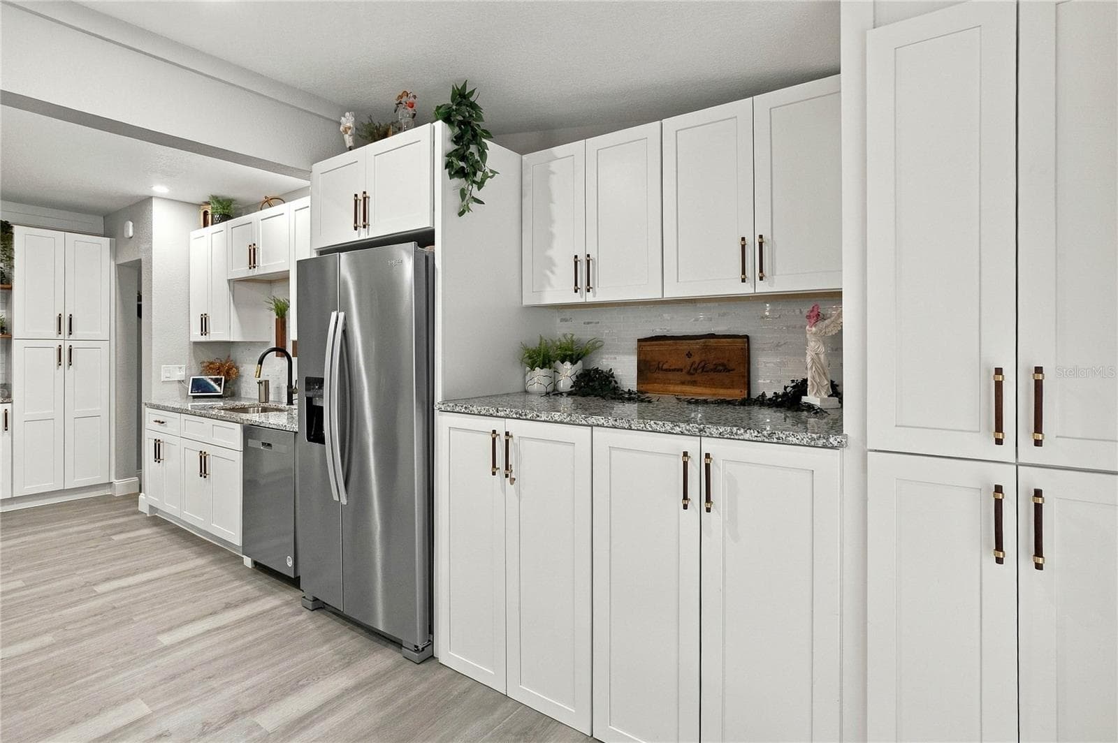Built in laundry area in kitchen - 430 FLORIDA AVE, ST CLOUD