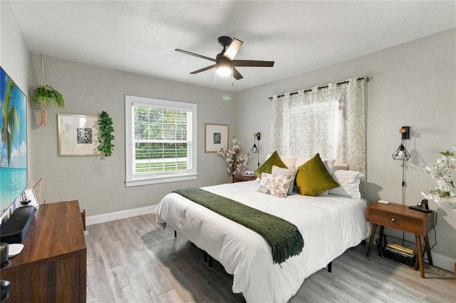 Primary bedroom, located on the first floor - 430 FLORIDA AVE, ST CLOUD