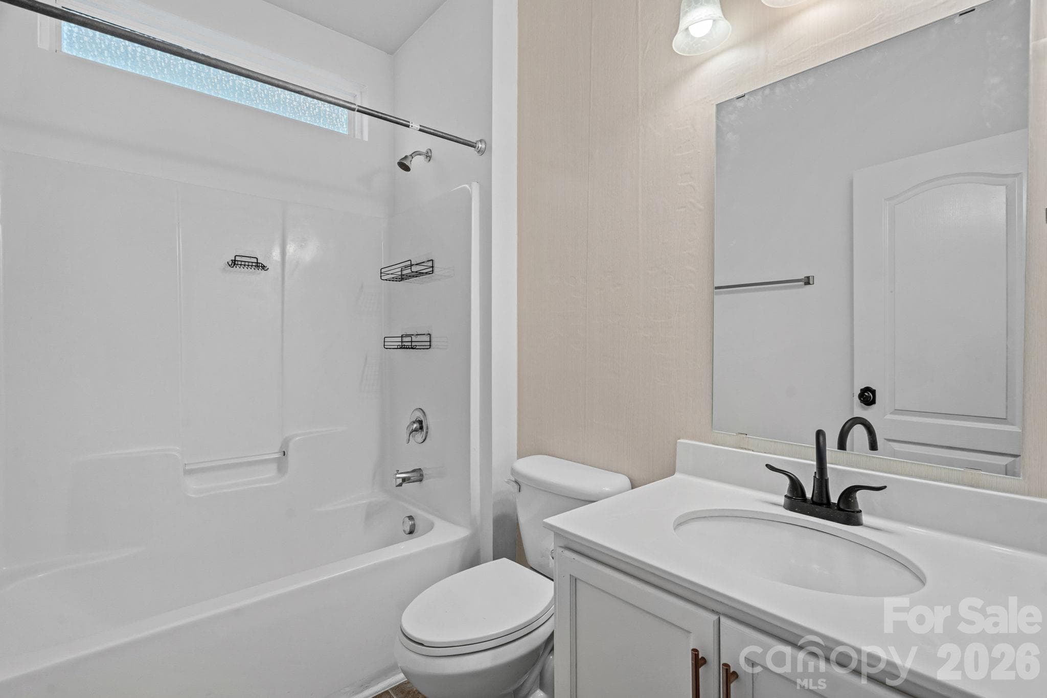 Full bathroom 2 on main level - 1555 Spring Blossom Trail, Fort Mill