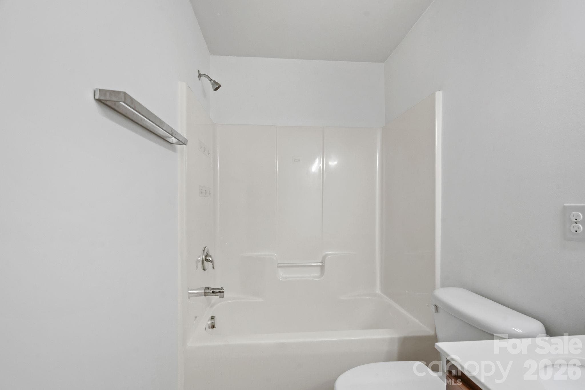 Upstairs full bathroom 3 - 1555 Spring Blossom Trail, Fort Mill