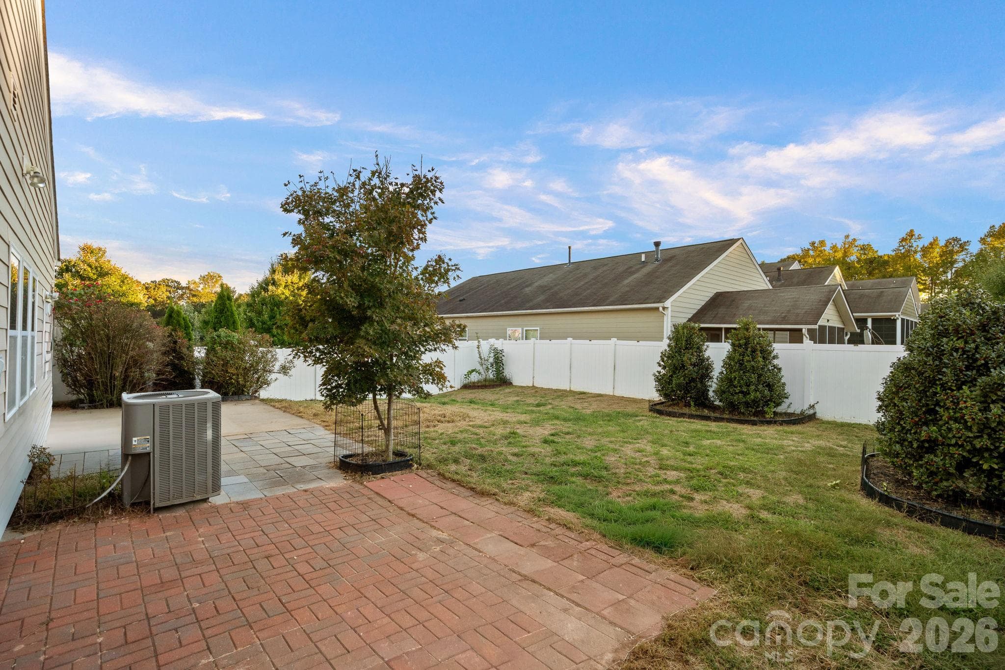 Single Family Residence at 1555 Spring Blossom Trail, Fort Mill, photo 20 of 31