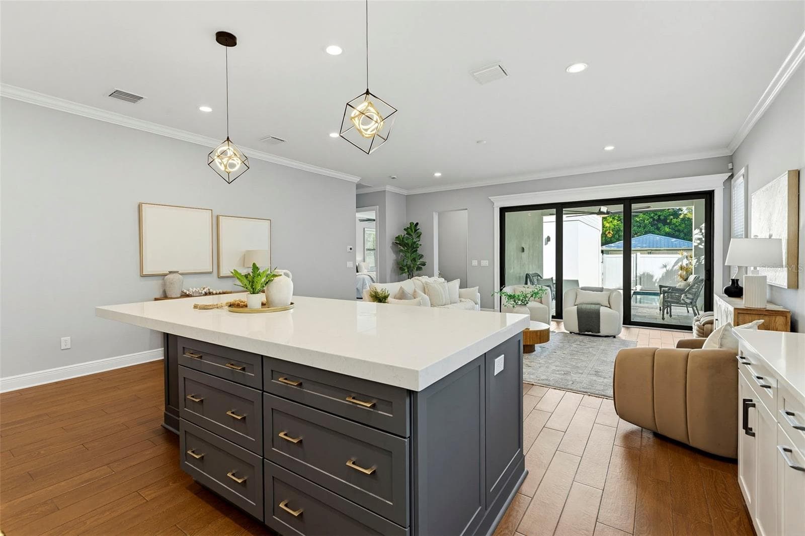 Single Family Residence at 555 26TH AVE N, ST PETERSBURG, photo 12 of 62