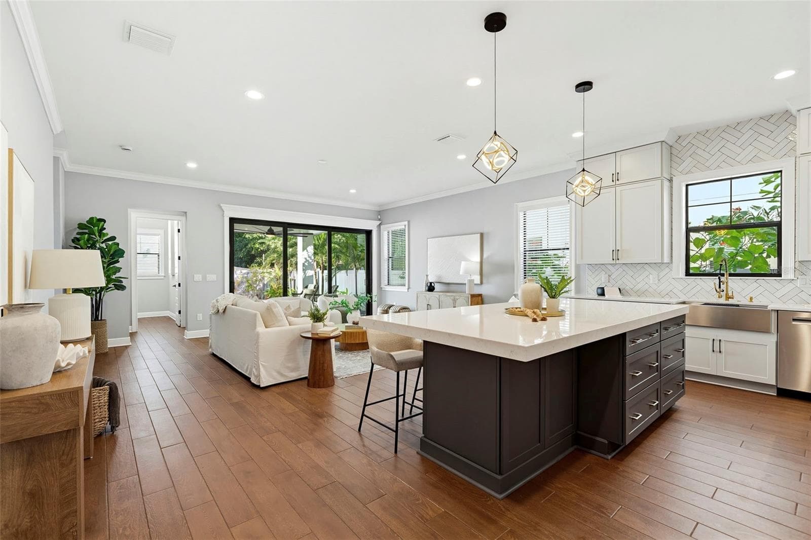 Single Family Residence at 555 26TH AVE N, ST PETERSBURG, photo 14 of 62