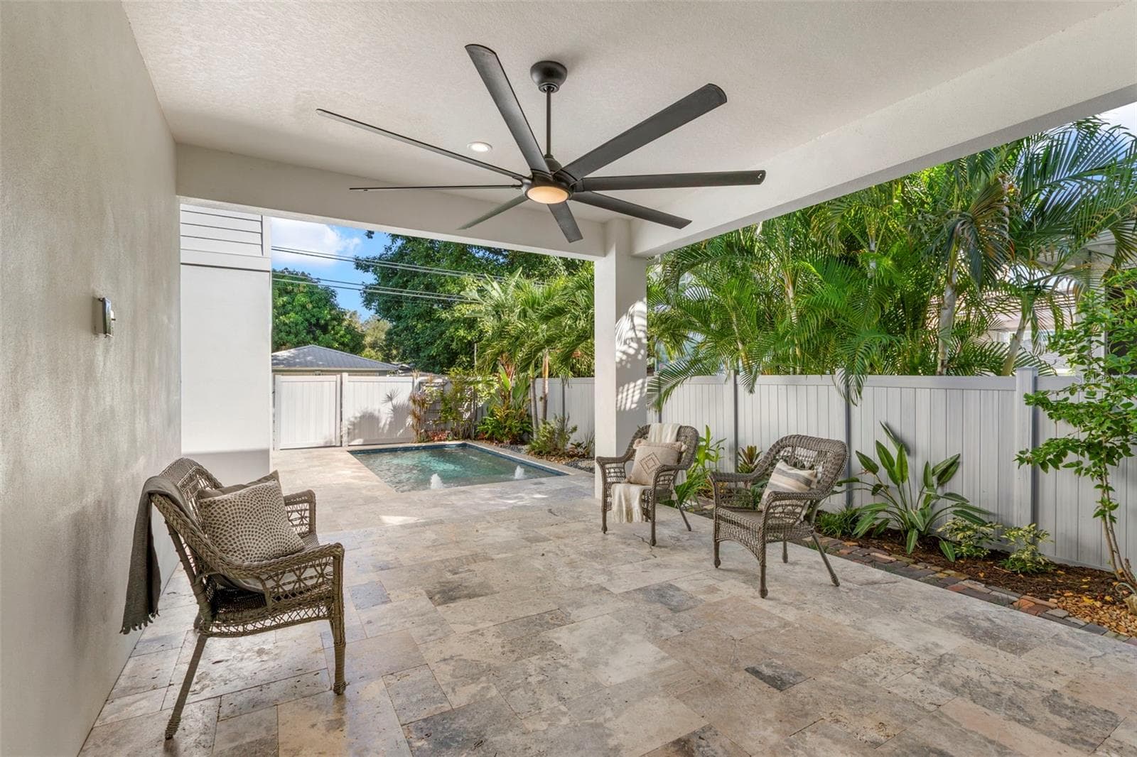 Single Family Residence at 555 26TH AVE N, ST PETERSBURG, photo 18 of 62