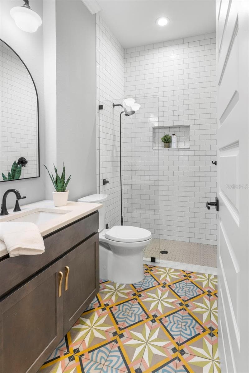 Downstairs Full Bath for Guest and for Office - 555 26TH AVE N, ST PETERSBURG