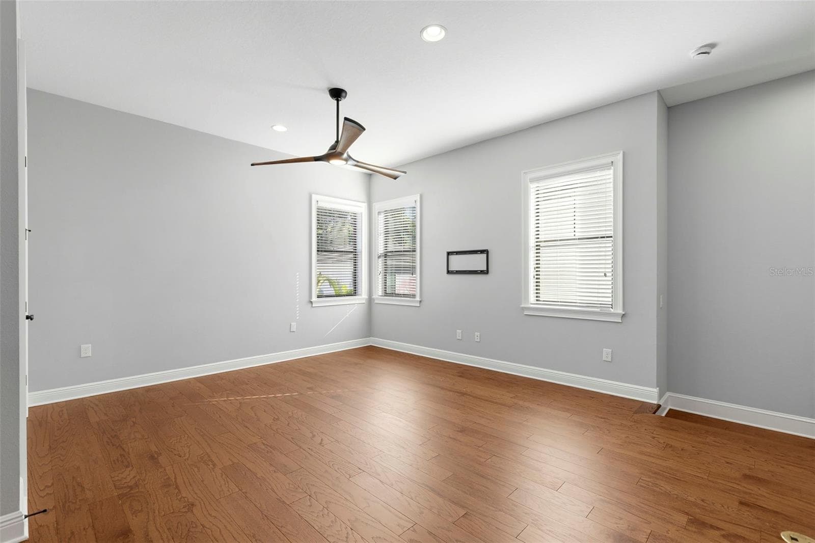 Single Family Residence at 555 26TH AVE N, ST PETERSBURG, photo 38 of 62
