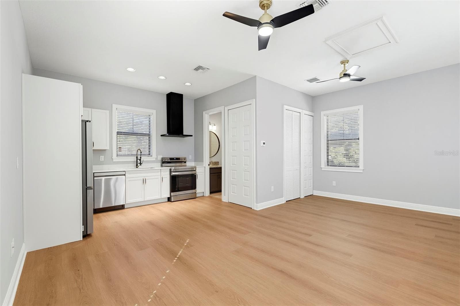 2026 Cabinets - 555 26TH AVE N, ST PETERSBURG