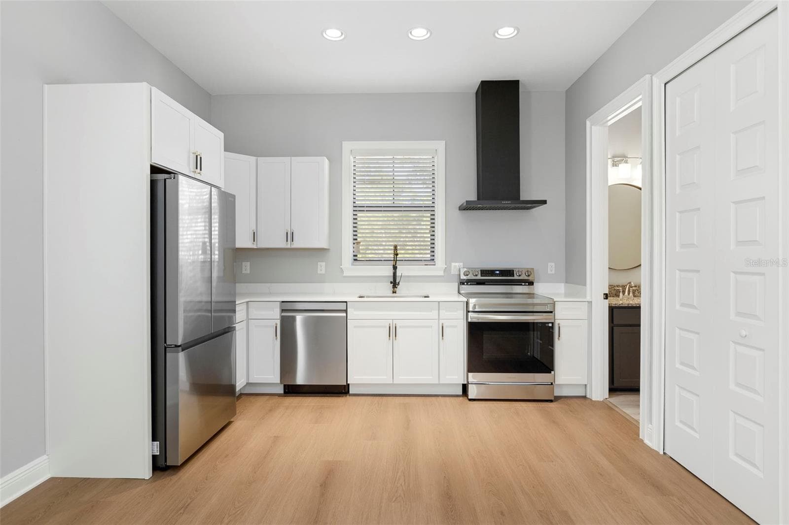 2026 appliances Counter Tops - 555 26TH AVE N, ST PETERSBURG