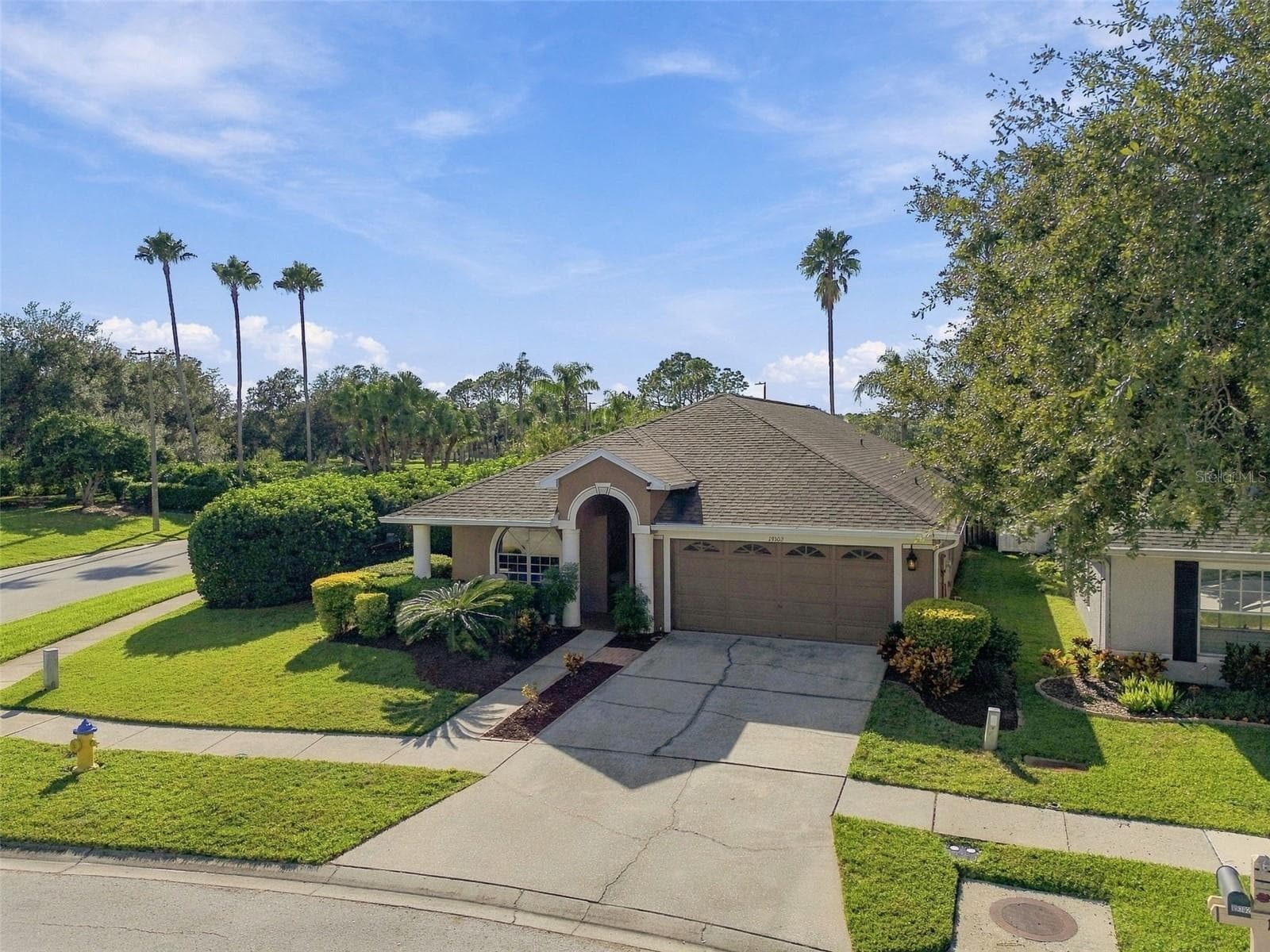 Single Family Residence at 19302 GARDEN QUILT CIR, LUTZ, photo 8 of 90