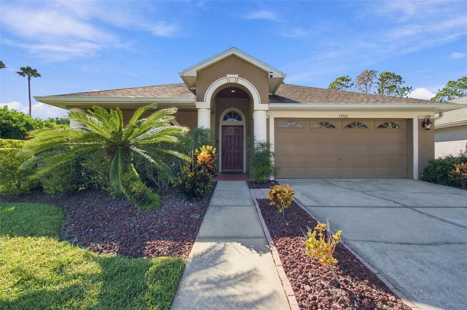 Single Family Residence at 19302 GARDEN QUILT CIR, LUTZ, photo 14 of 90