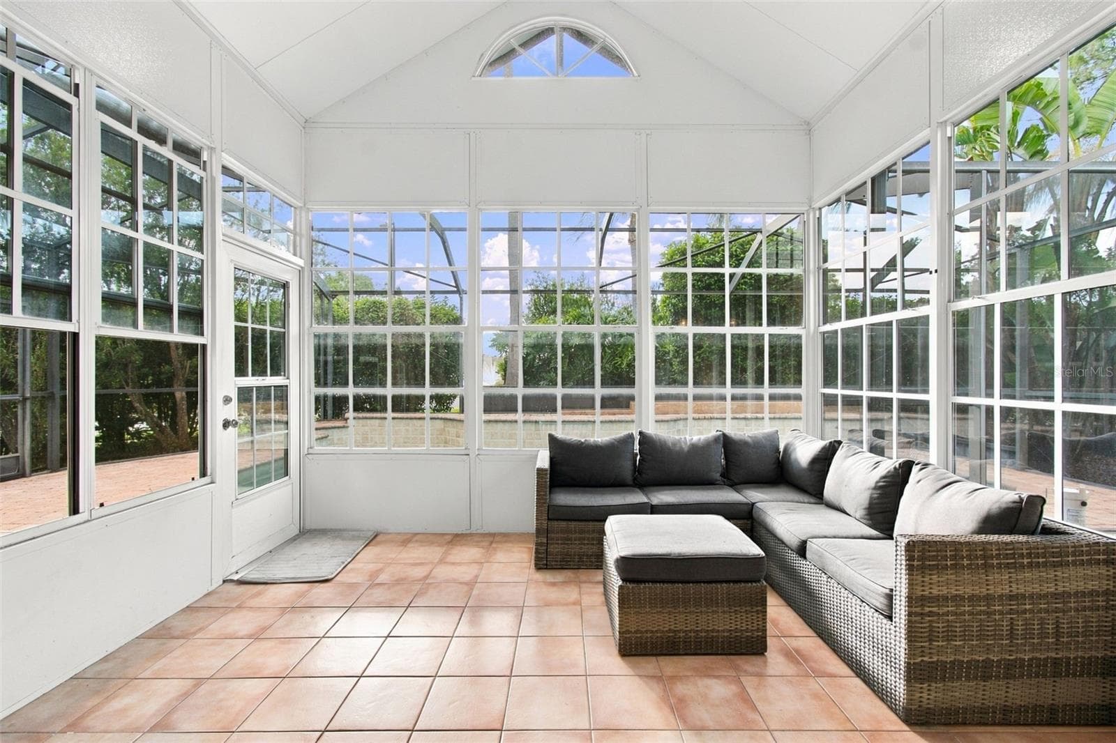 enclosed lanai - 19302 GARDEN QUILT CIR, LUTZ