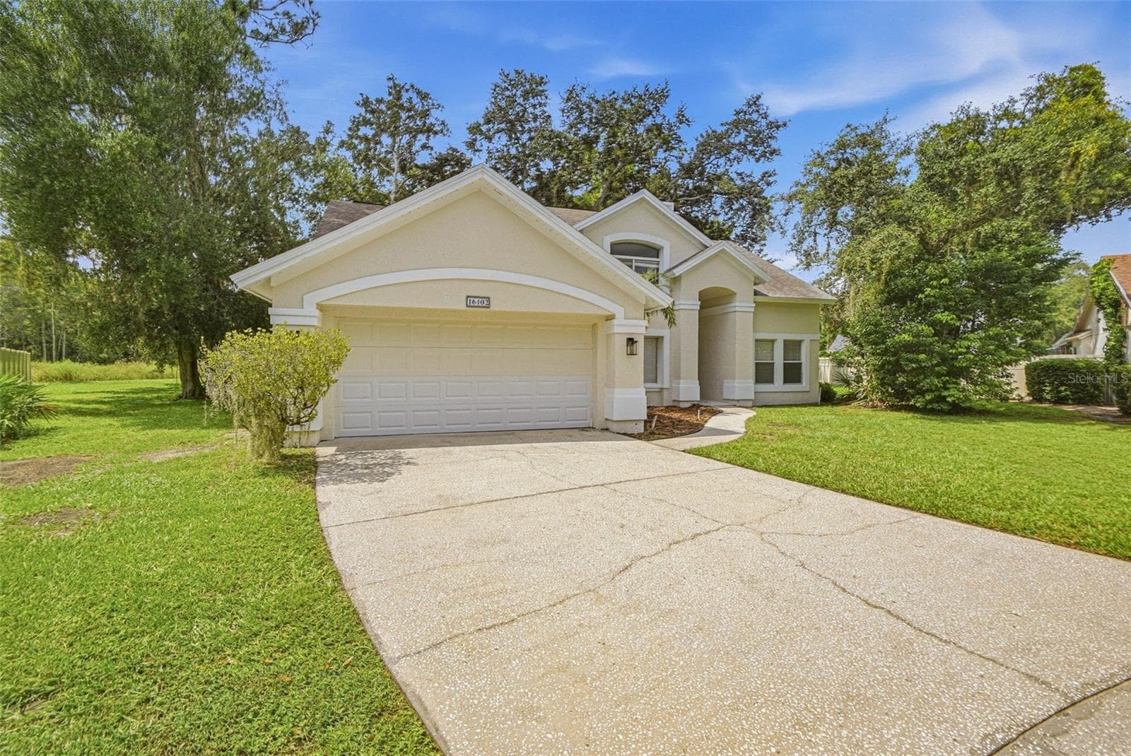Single Family Residence at 9006 DIXIANA VILLA CIR, TAMPA, photo 3 of 109