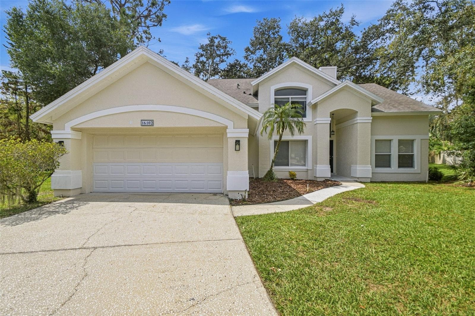 Single Family Residence at 9006 DIXIANA VILLA CIR, TAMPA, photo 7 of 109