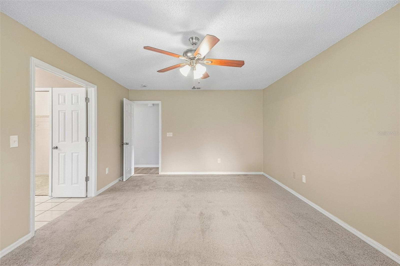 Single Family Residence at 9006 DIXIANA VILLA CIR, TAMPA, photo 71 of 109
