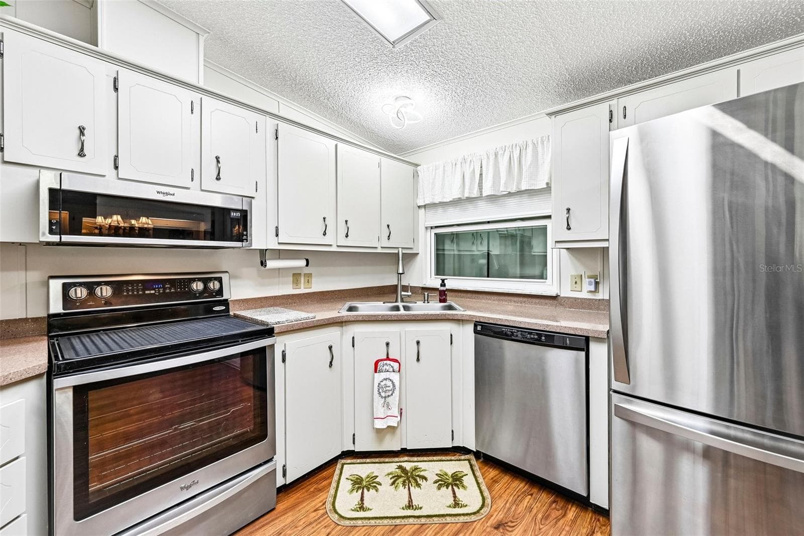 Stainless Steel Appliances - 8510 COUNTESS AVENUE CIR, PALMETTO