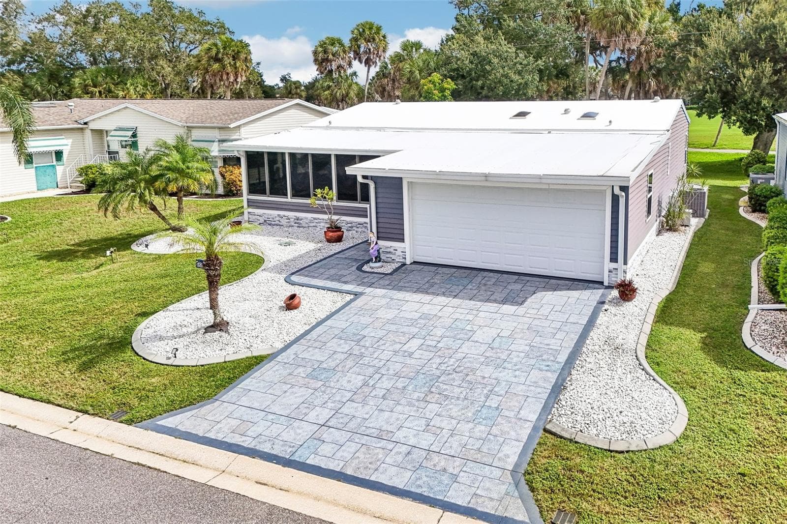 Garage & Driveway - 8510 COUNTESS AVENUE CIR, PALMETTO
