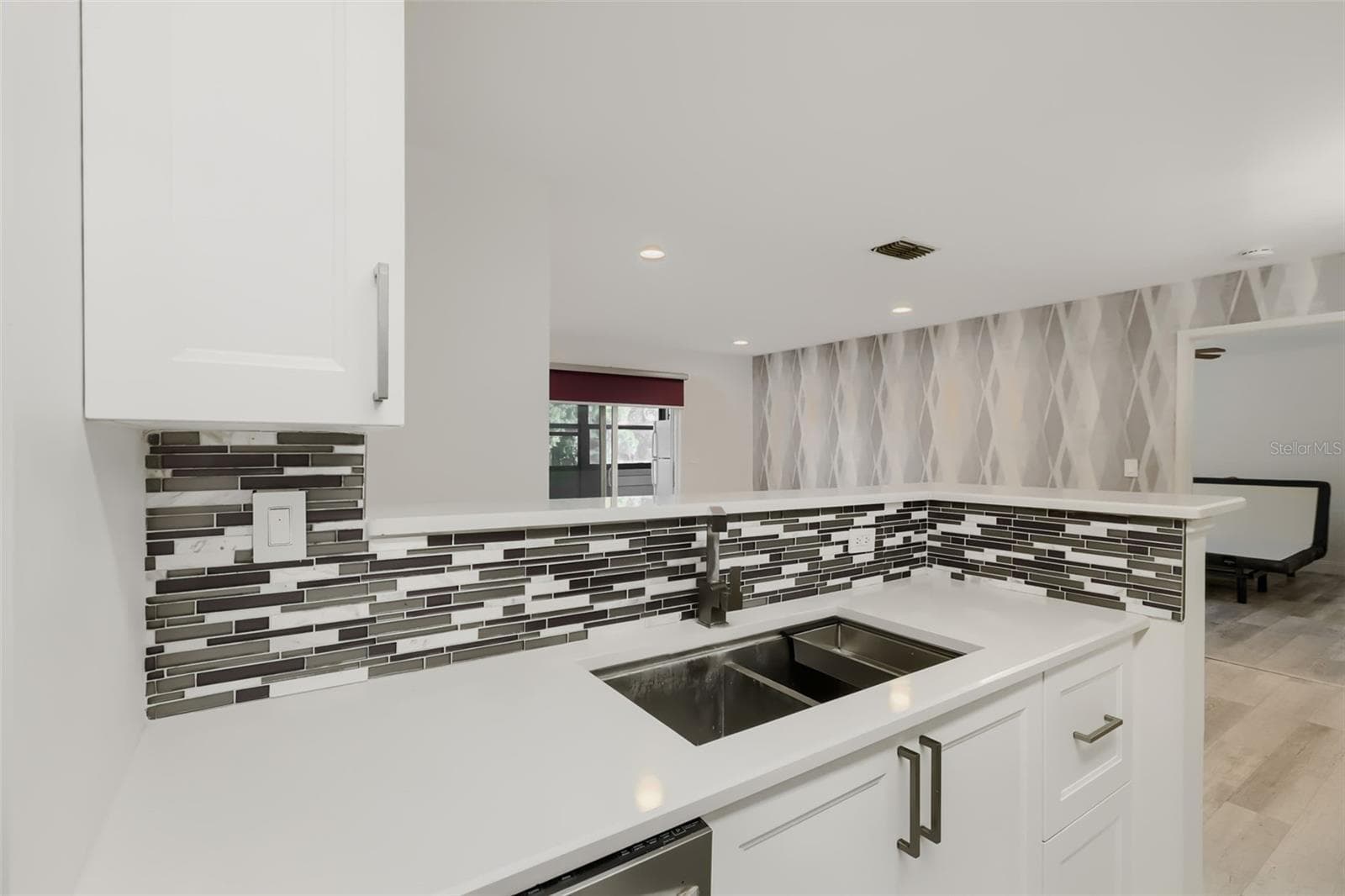 Condominium at 1400 GANDY BLVD N #1213, ST PETERSBURG, photo 6 of 29
