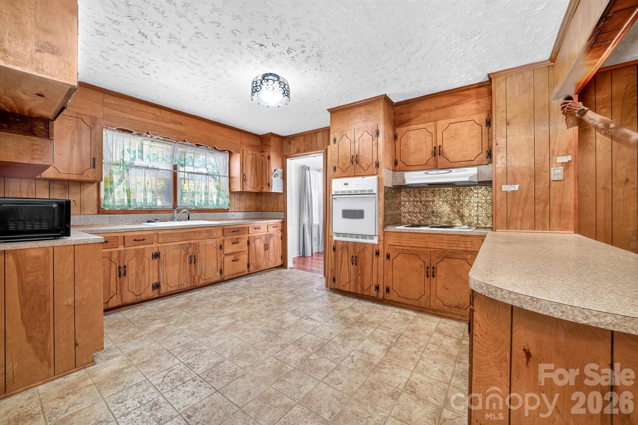 Single Family Residence at 1341 Bradford Heights Drive, Gastonia, photo 11 of 22