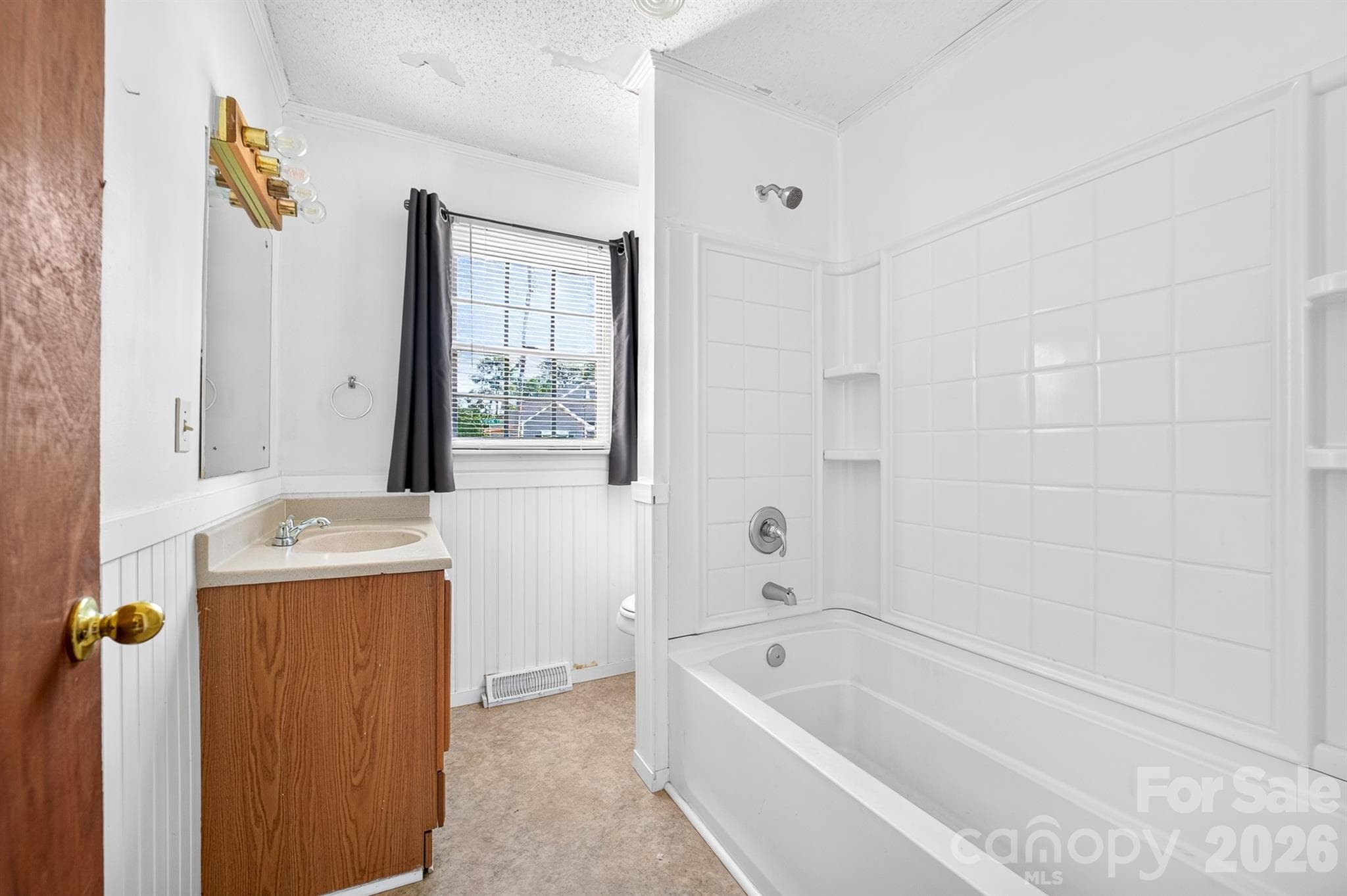 Single Family Residence at 1341 Bradford Heights Drive, Gastonia, photo 12 of 22
