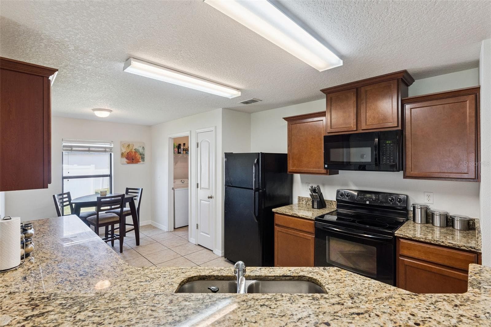 Single Family Residence at 487 OCHO RIOS AVE, TAVARES, photo 12 of 60