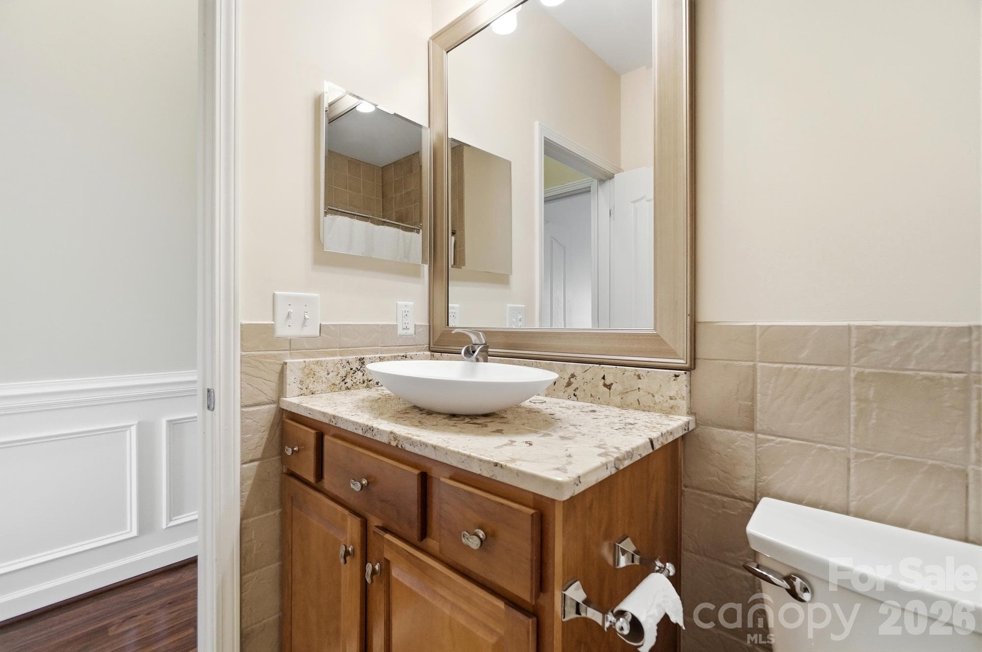 Main Bathroom - 16752 Amberside Road, Cornelius