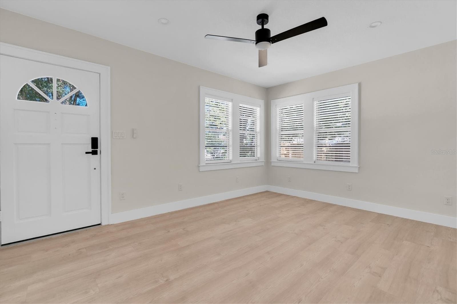 Single Family Residence at 104 W LAMBRIGHT ST, TAMPA, photo 8 of 70