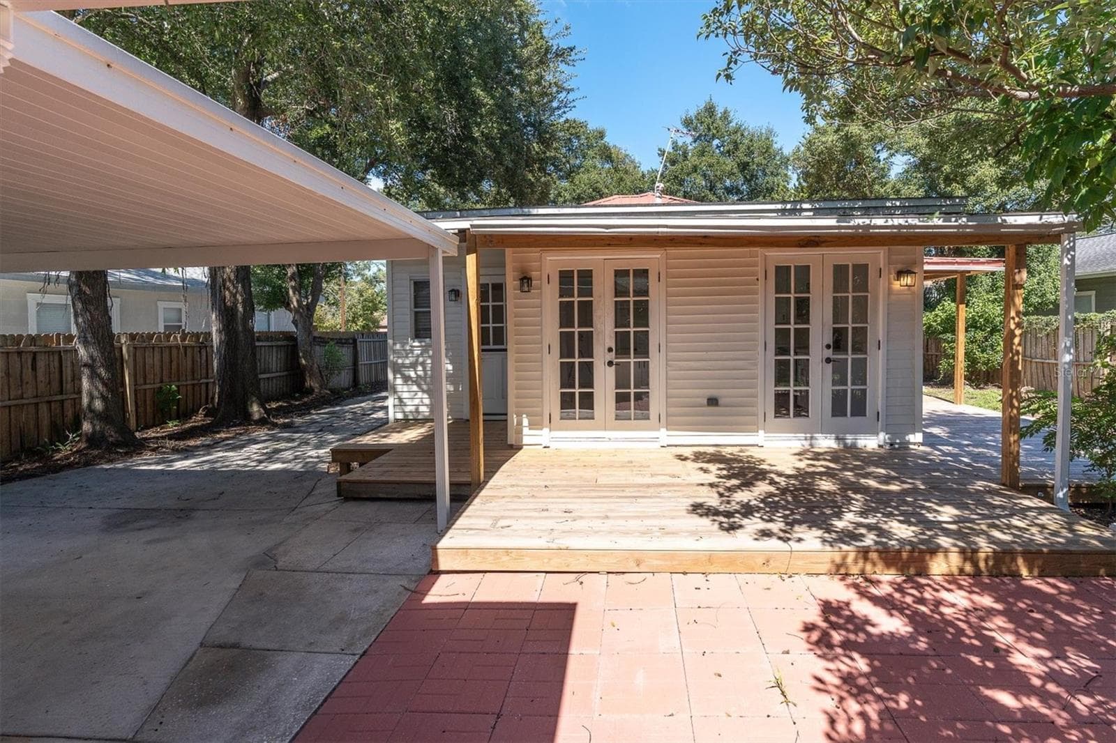 Single Family Residence at 104 W LAMBRIGHT ST, TAMPA, photo 60 of 70