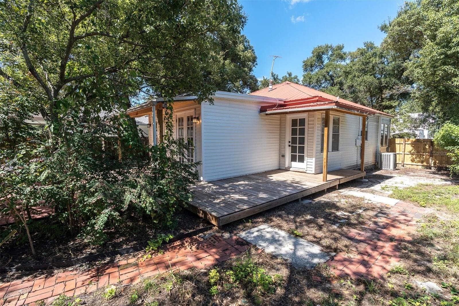 Single Family Residence at 104 W LAMBRIGHT ST, TAMPA, photo 62 of 70