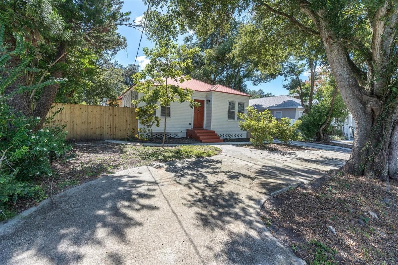 Single Family Residence at 104 W LAMBRIGHT ST, TAMPA, photo 4 of 70