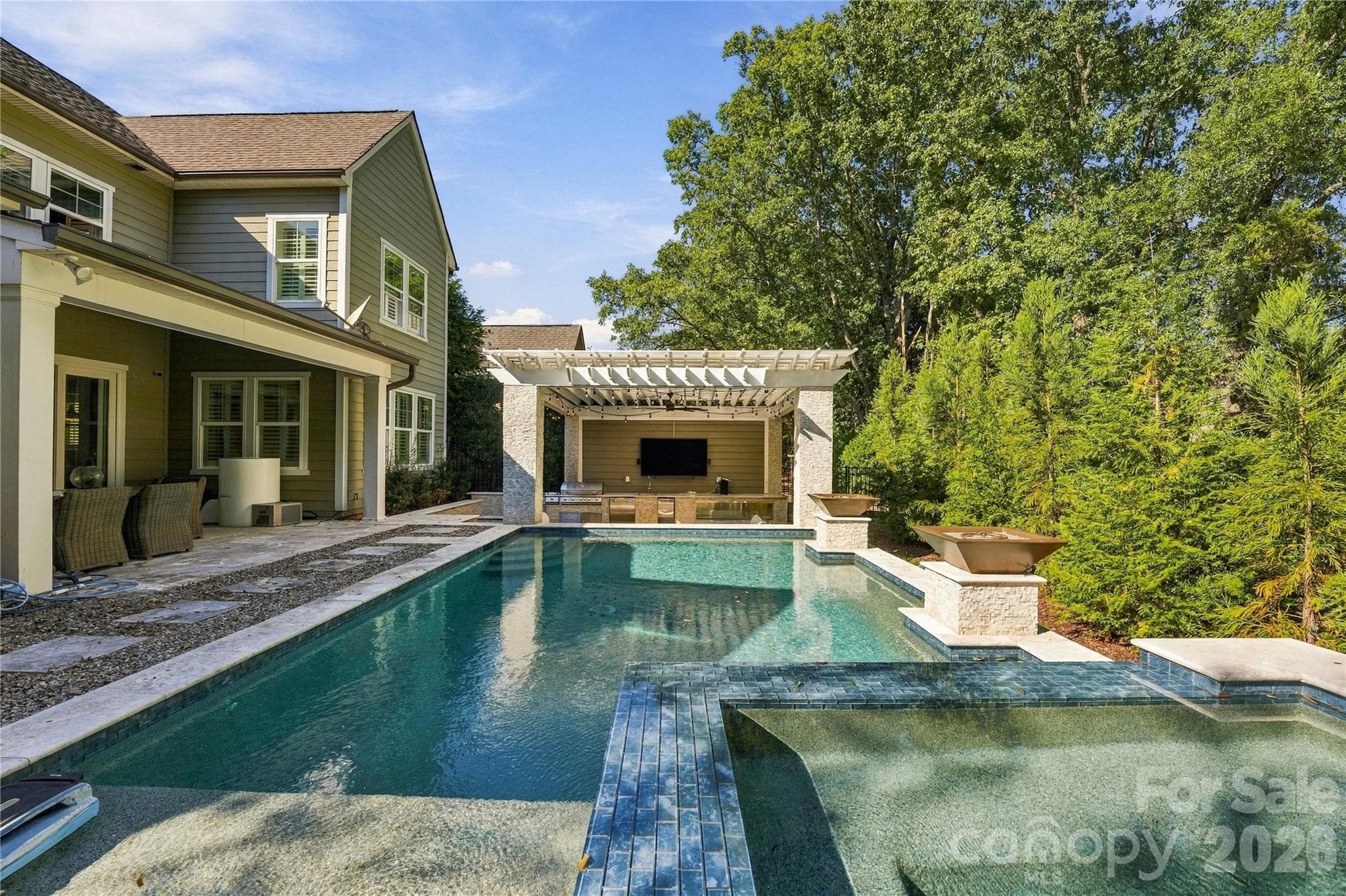 Single Family Residence at 8916 Blakeney Drive, Charlotte, photo 6 of 49