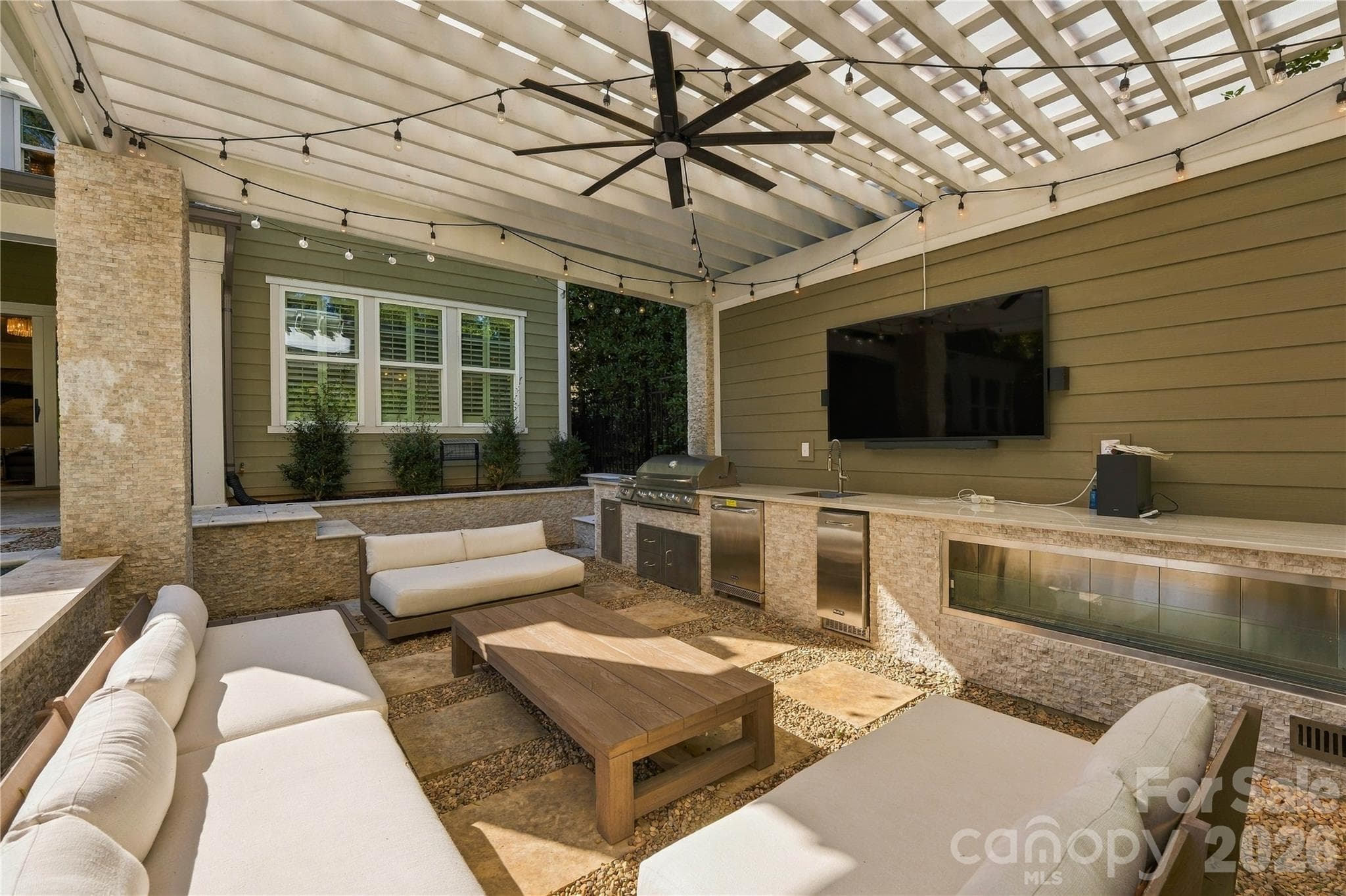 Single Family Residence at 8916 Blakeney Drive, Charlotte, photo 11 of 49