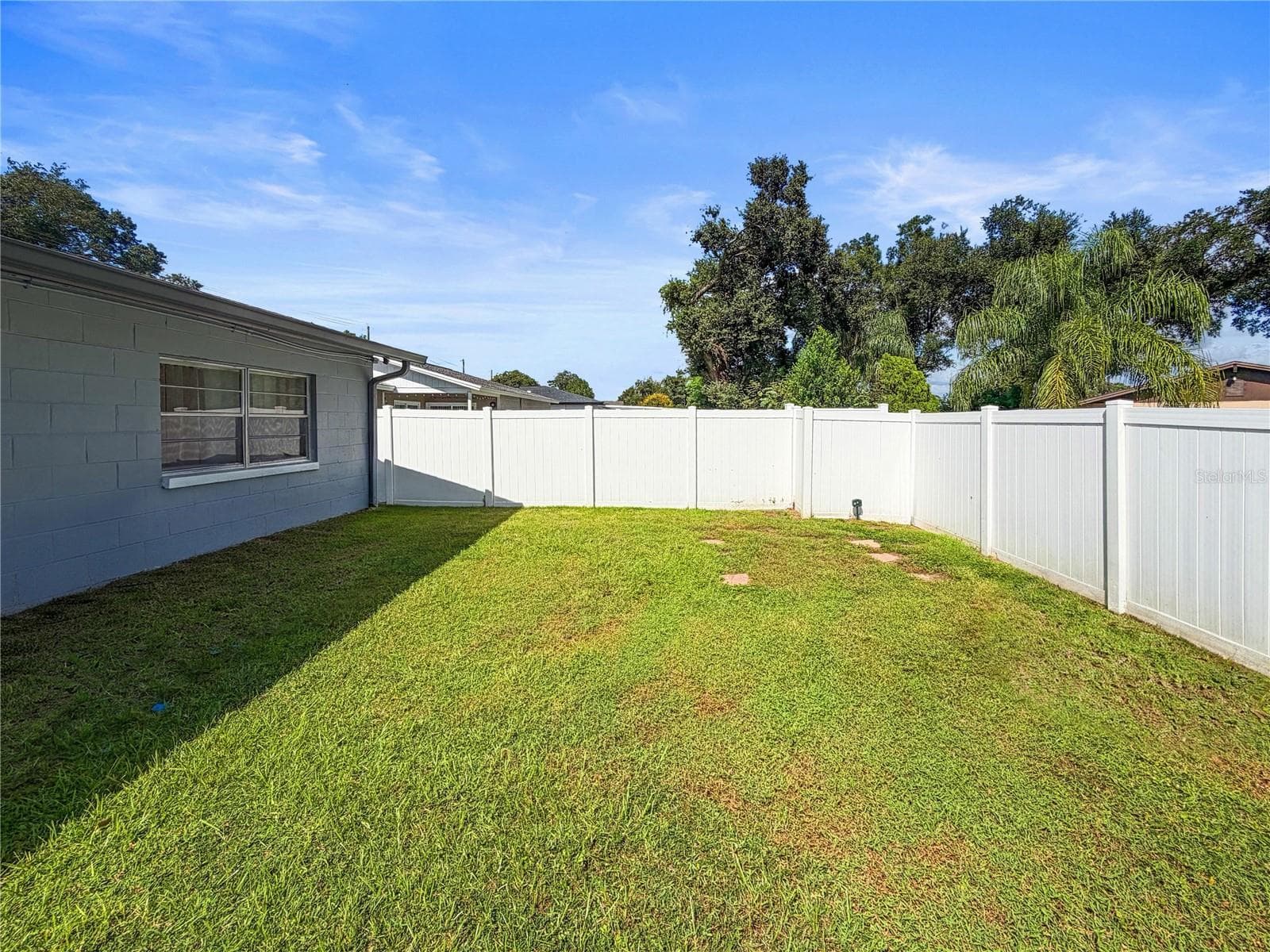 Single Family Residence at 1406 HIGHVIEW RD, BRANDON, photo 24 of 31