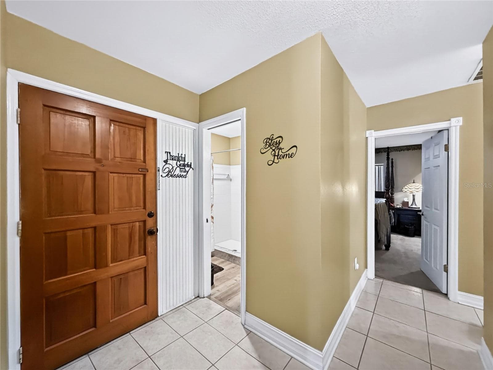 Single Family Residence at 1406 HIGHVIEW RD, BRANDON, photo 5 of 31